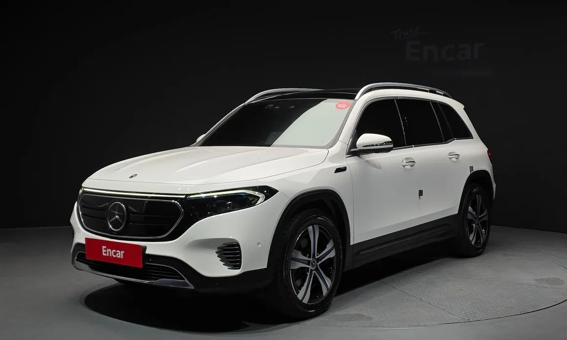 Mercedes-Benz EQB — фото 1