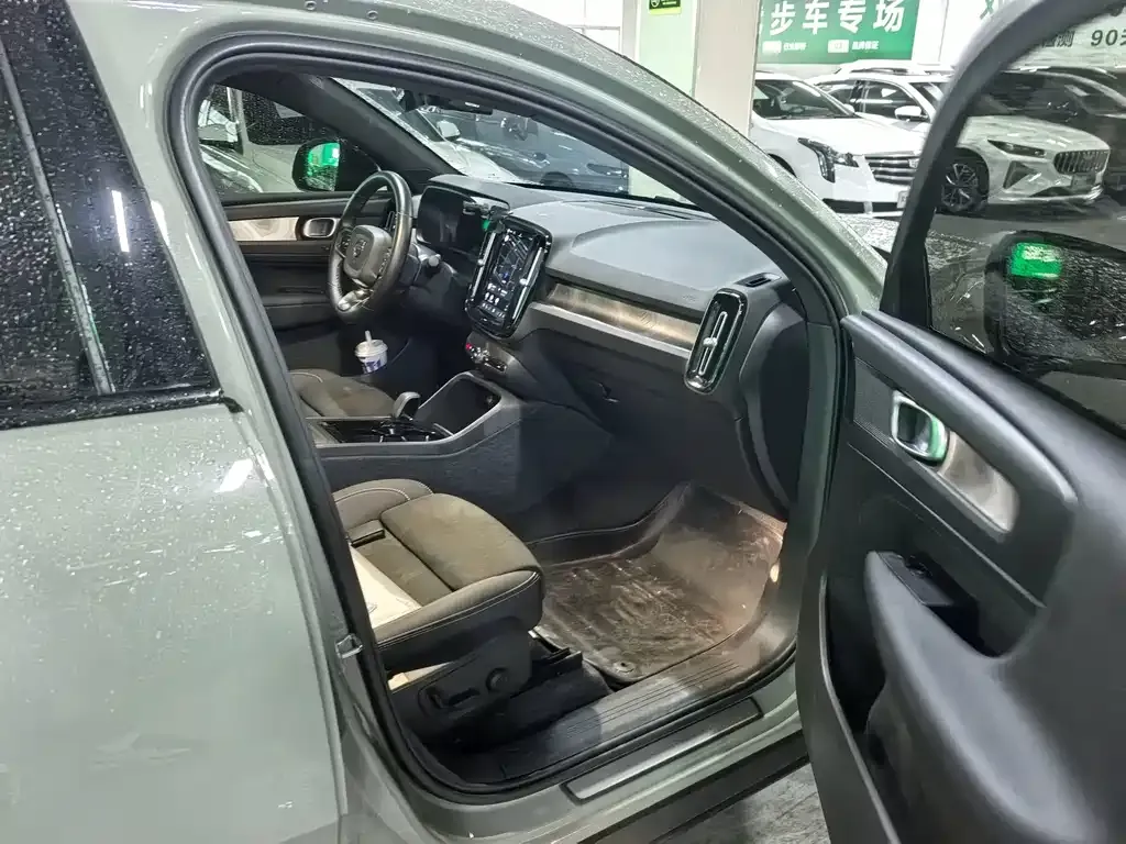Volvo C40 — фото 10