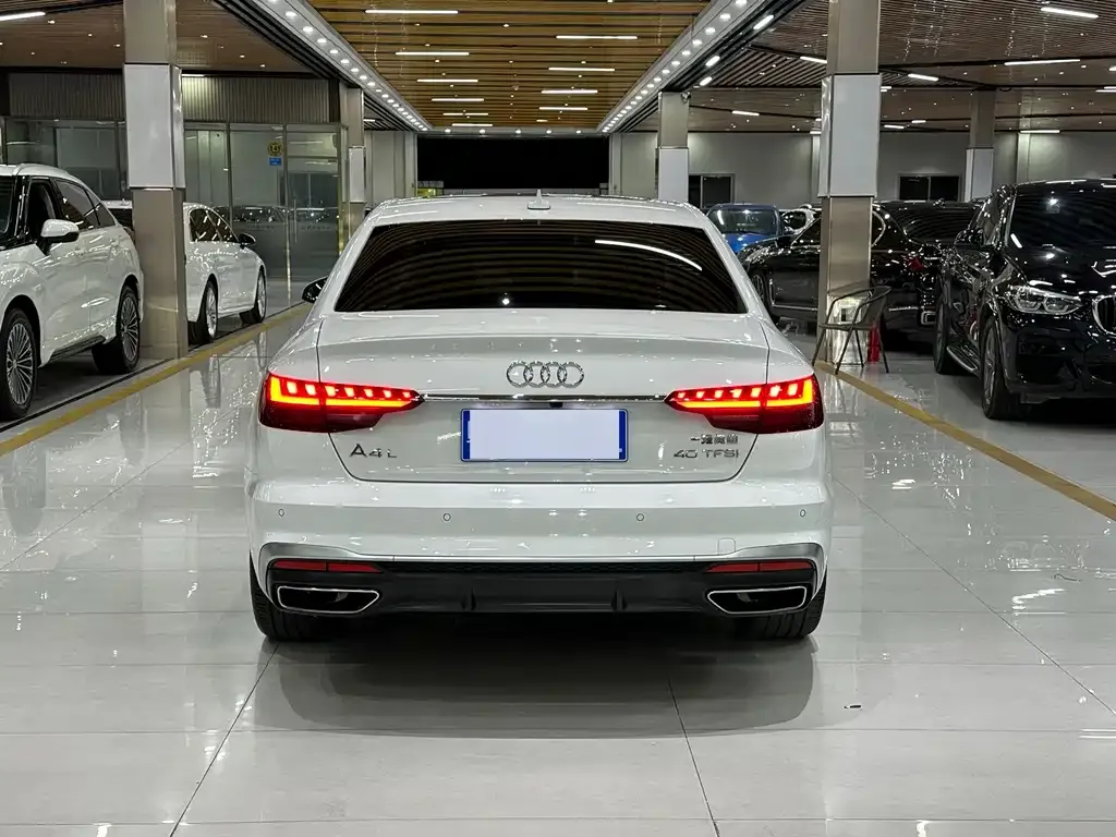 Audi A4L — фото 5