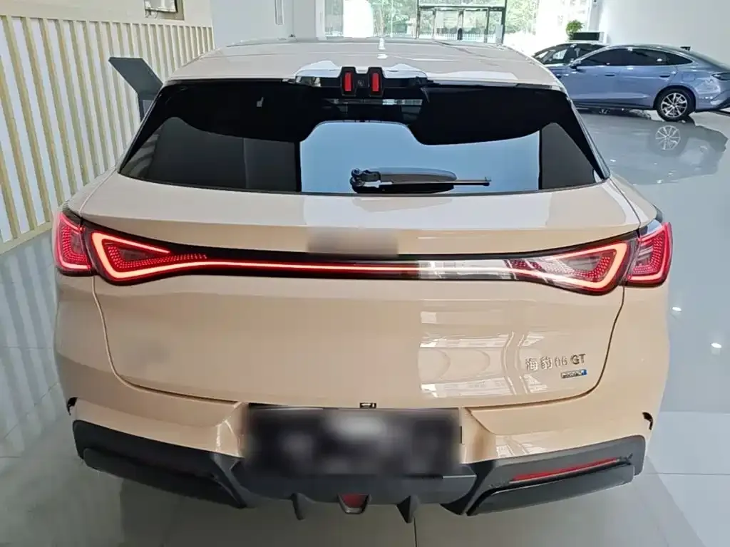 BYD Seal 06GT — фото 7