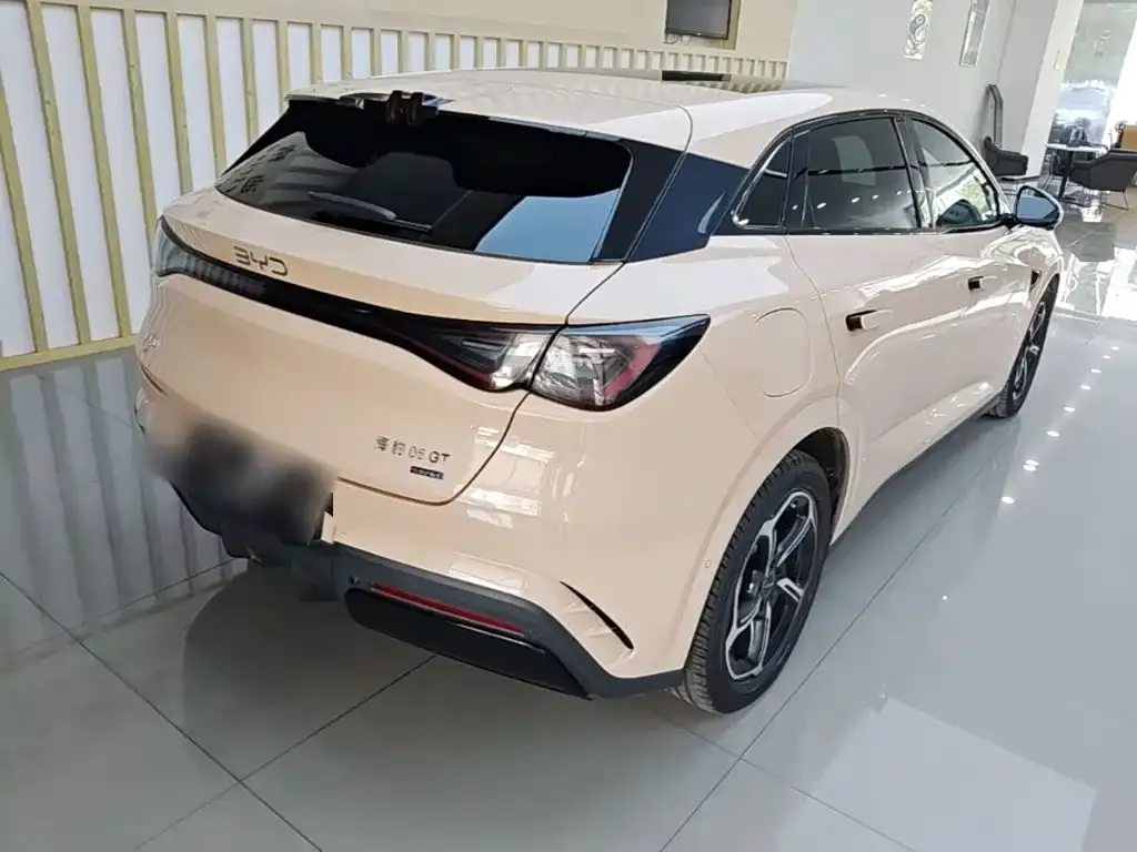 BYD Seal 06GT — фото 8