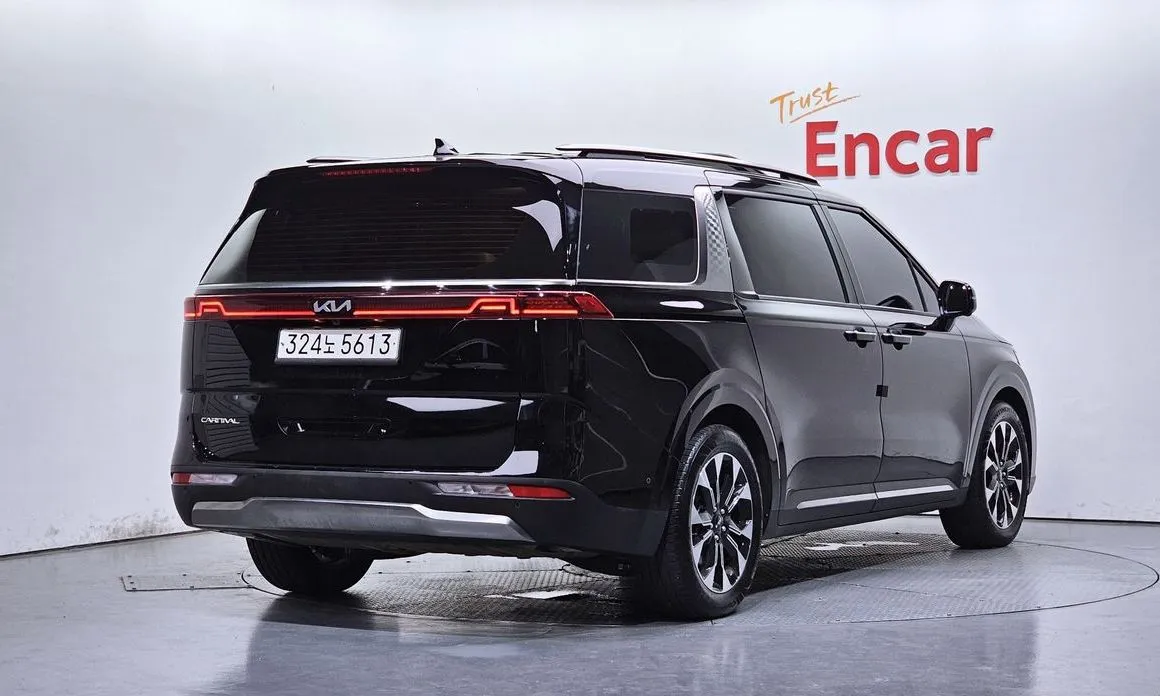 Kia Carnival — фото 10
