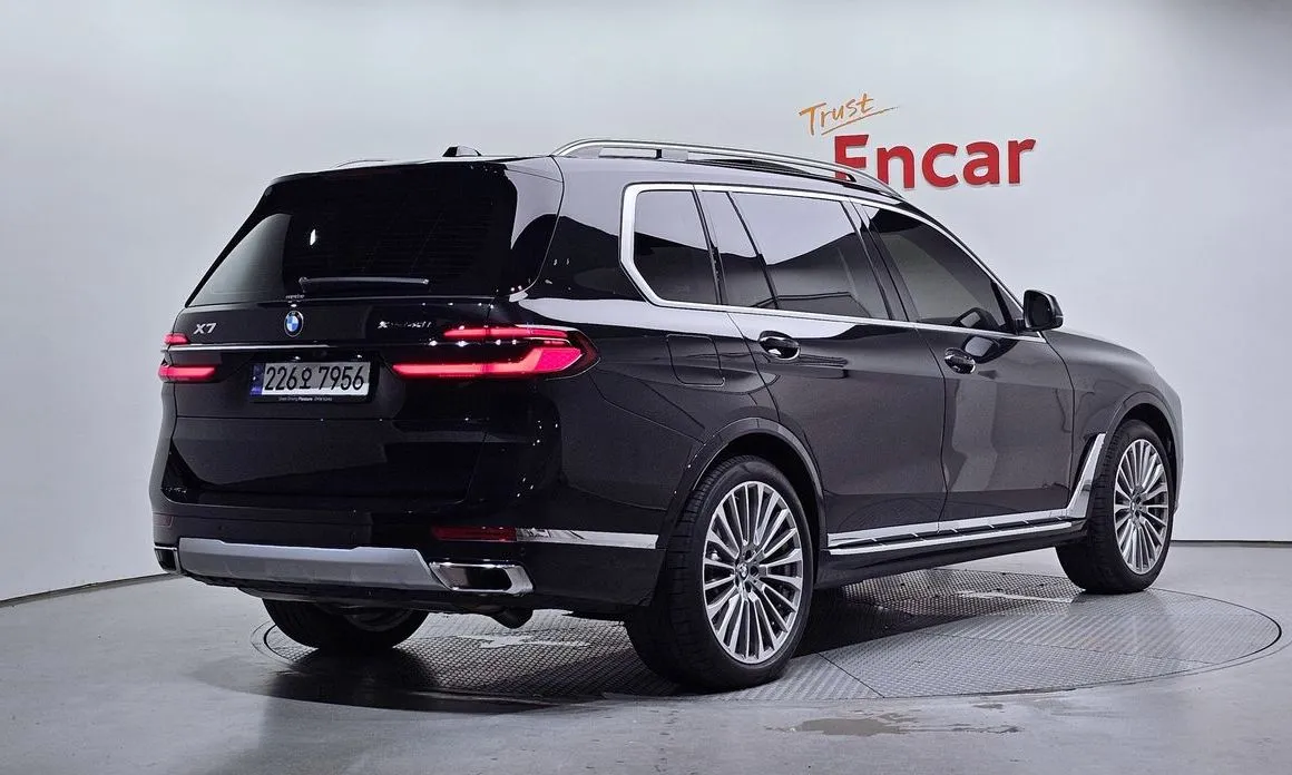 BMW X7 — фото 2