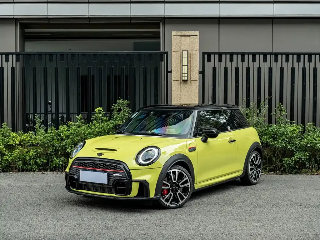MINI JCW (John Cooper Works) — фото 1