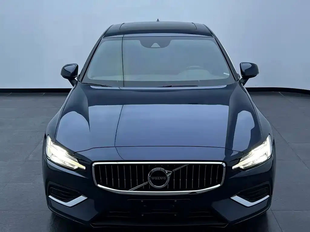 Volvo S60 — фото 2