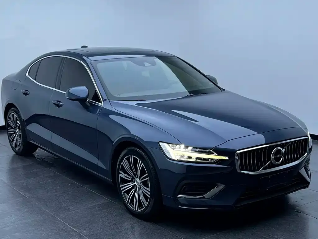 Volvo S60 — фото 5