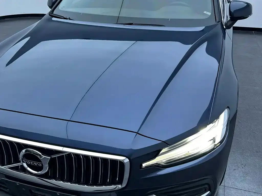 Volvo S60 — фото 4