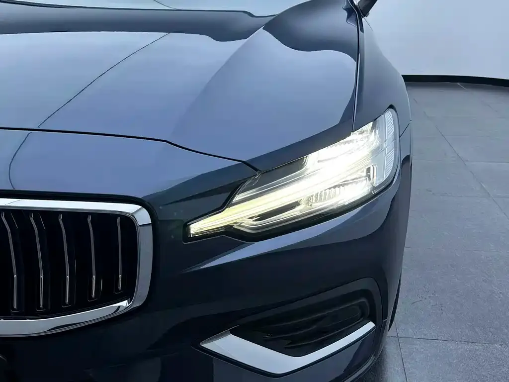 Volvo S60 — фото 6