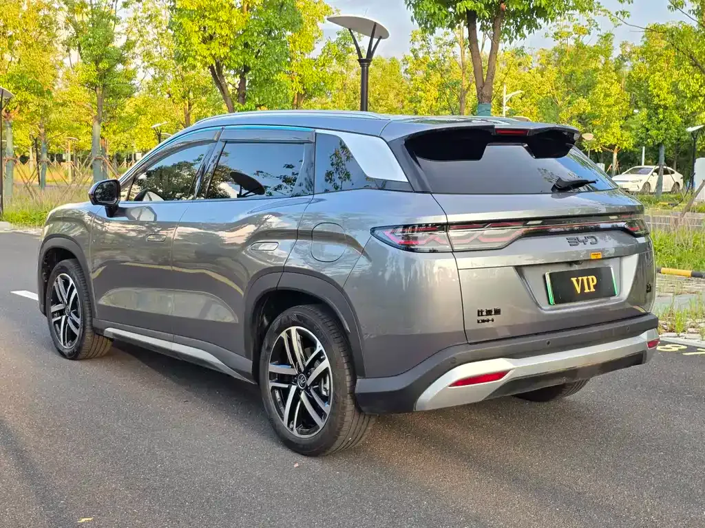BYD L DM-i — фото 4