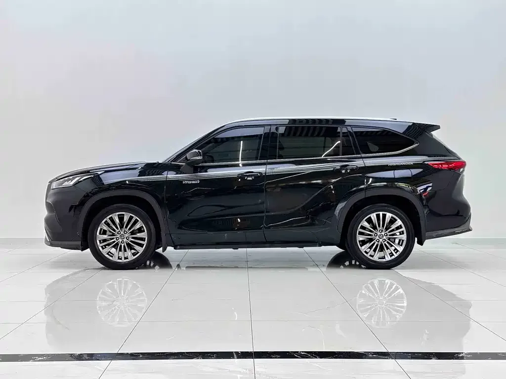 Toyota Highlander — фото 4