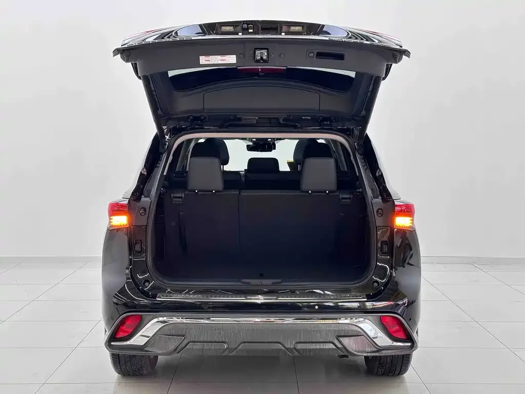 Toyota Highlander — фото 5