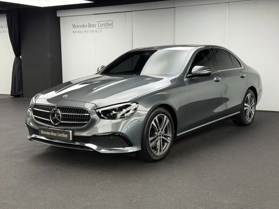 Mercedes-Benz E-Class — фото 1