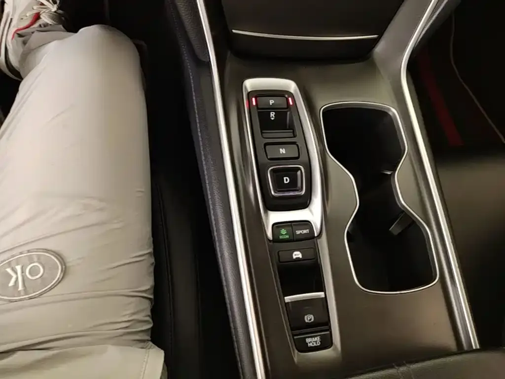 Honda Accord — фото 5