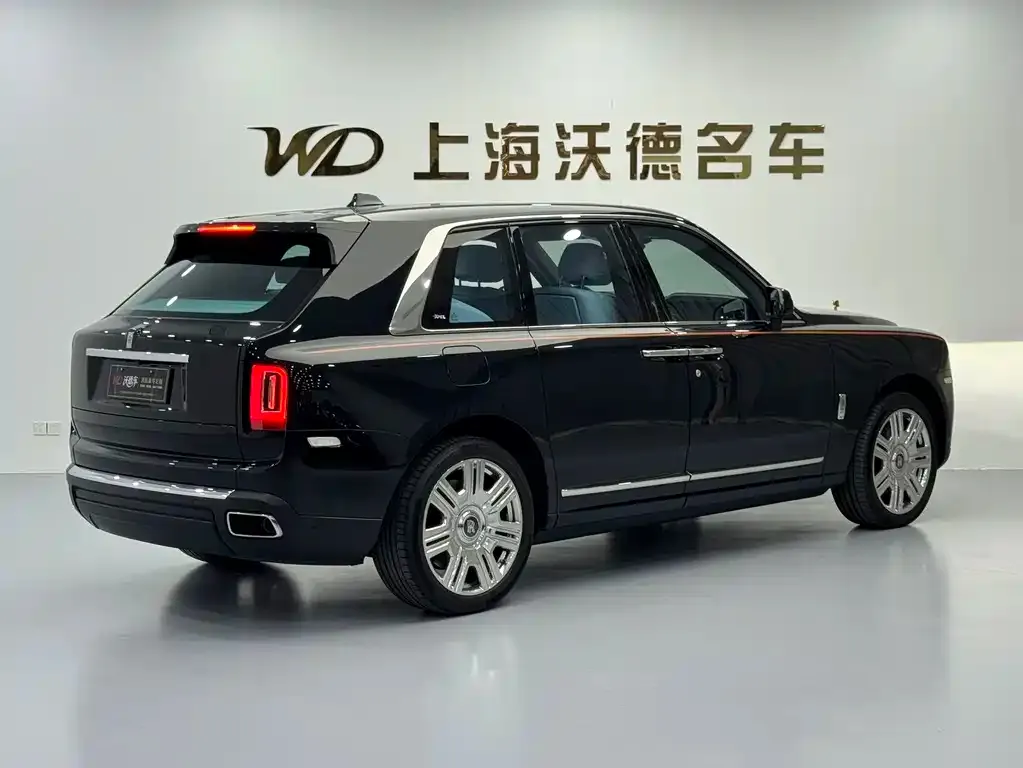 Rolls-Royce Cullinan — фото 10