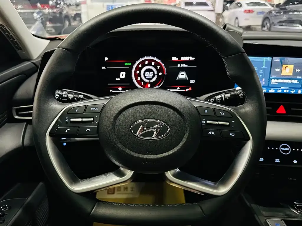 Hyundai Elantra — фото 9
