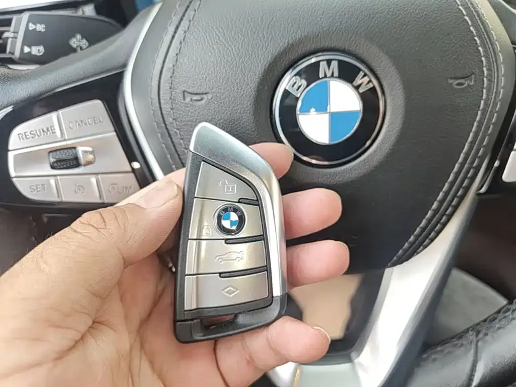 BMW 5 Series — фото 10