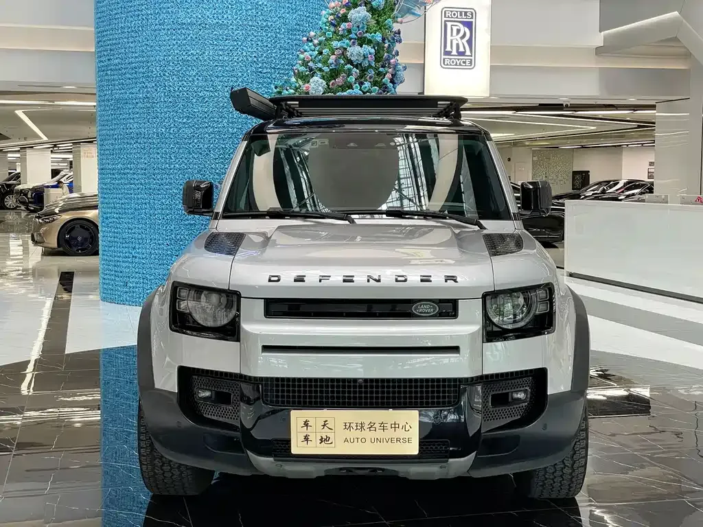 Land Rover Defender — фото 1