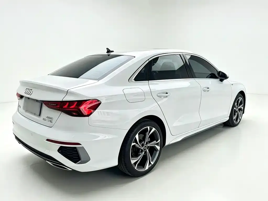 Audi A3 — фото 2