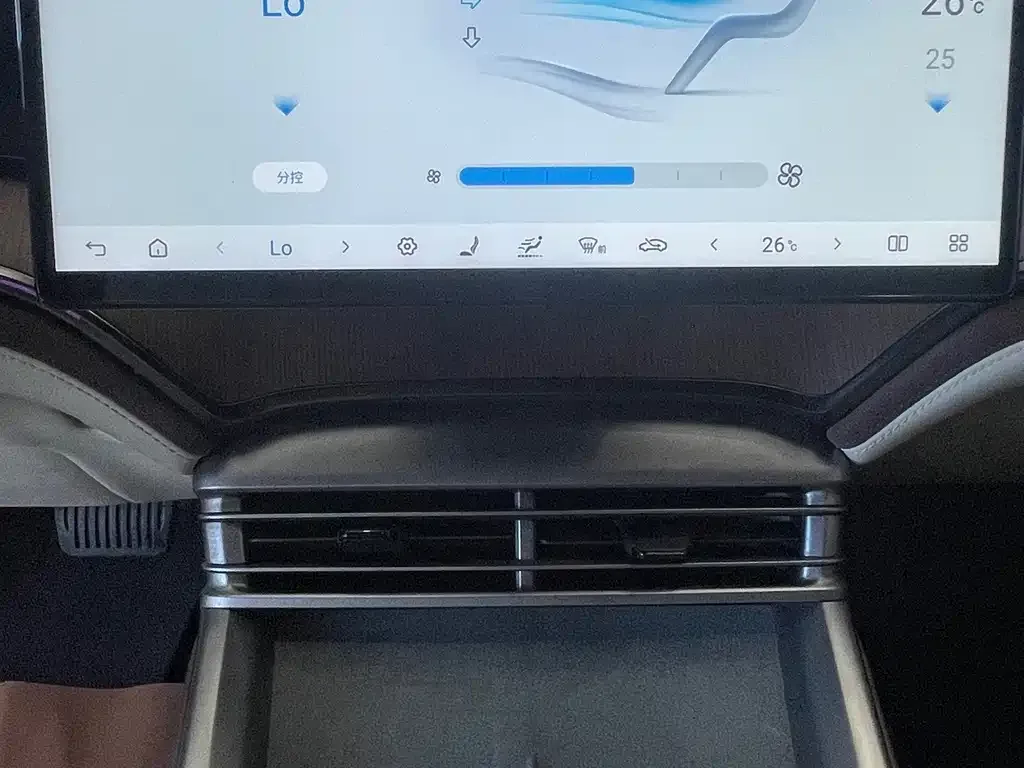 BYD Seal — фото 9