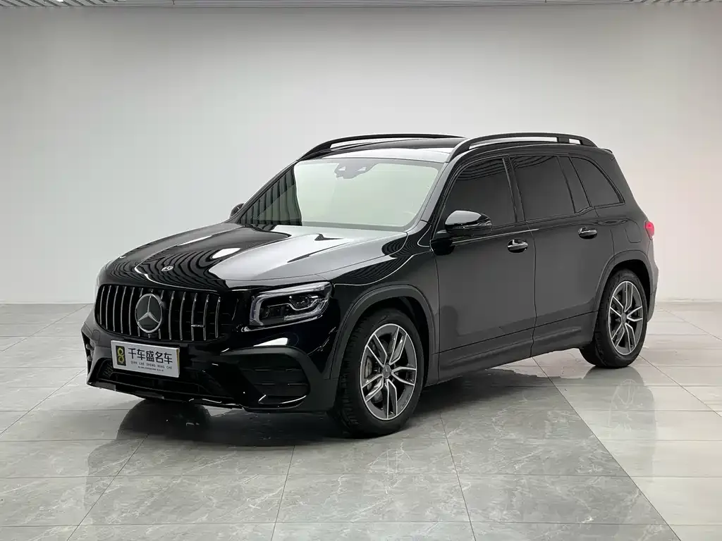 Mercedes-Benz GLB AMG — фото 1