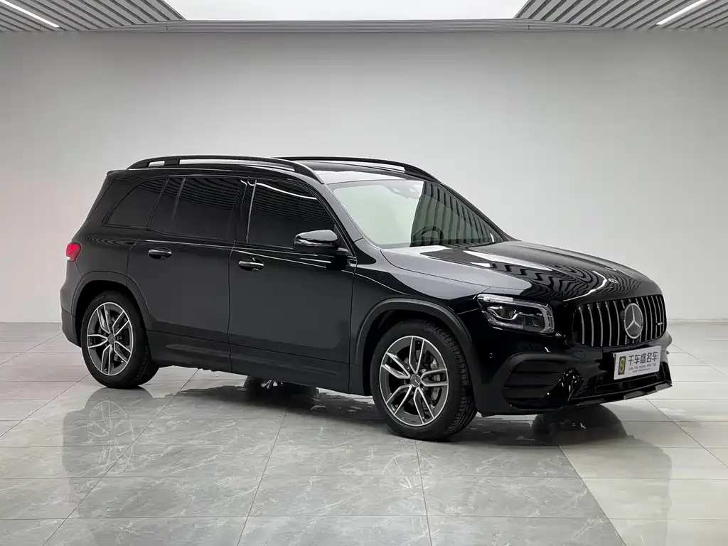 Mercedes-Benz GLB AMG — фото 9