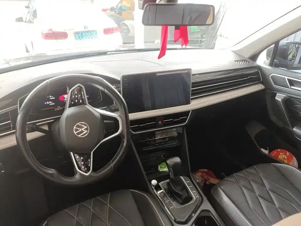 Volkswagen Tiguan L — фото 3