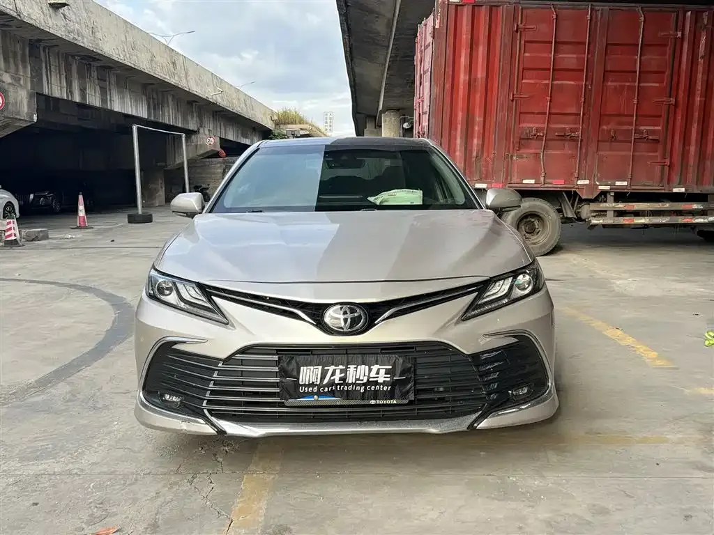 Toyota Camry — фото 3