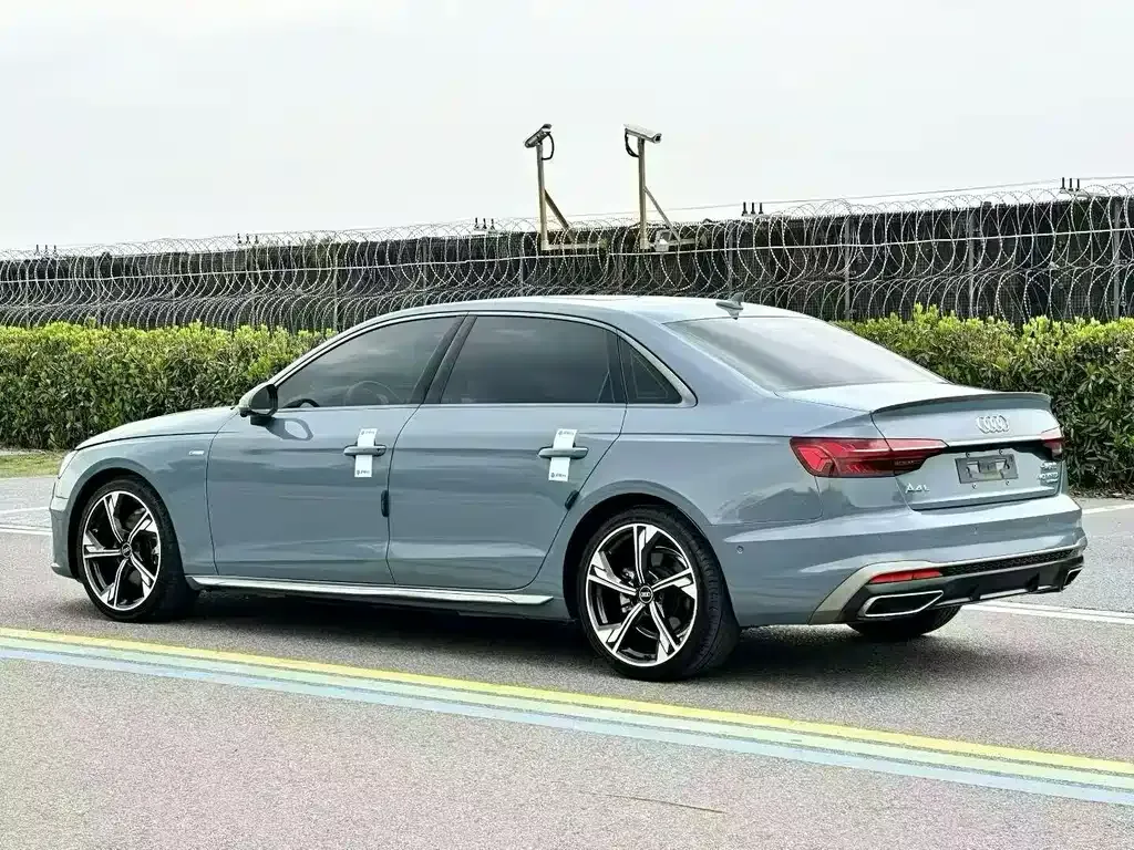Audi A4L — фото 5