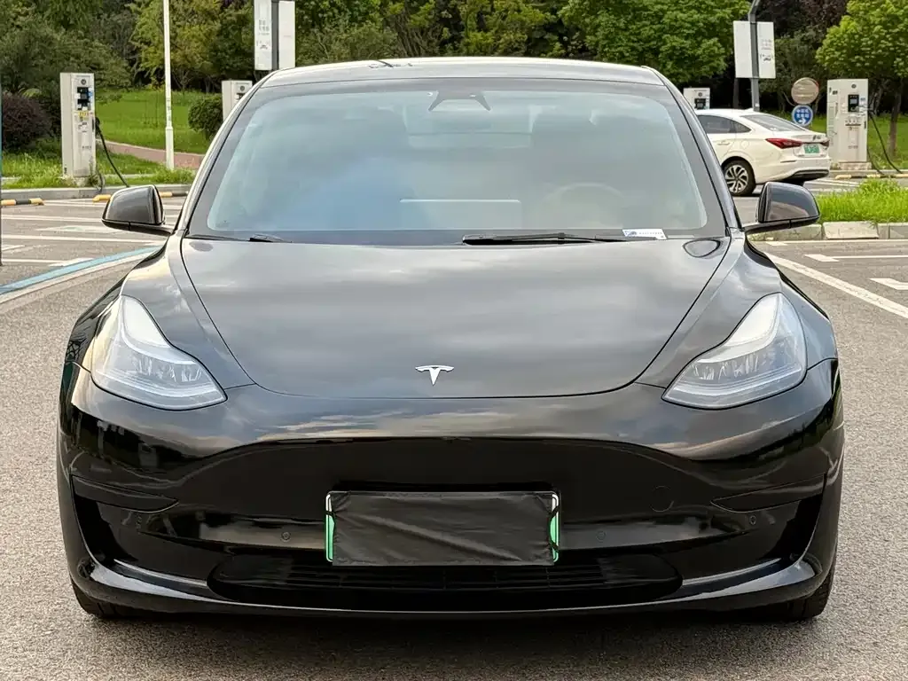 Tesla Model 3 — фото 4