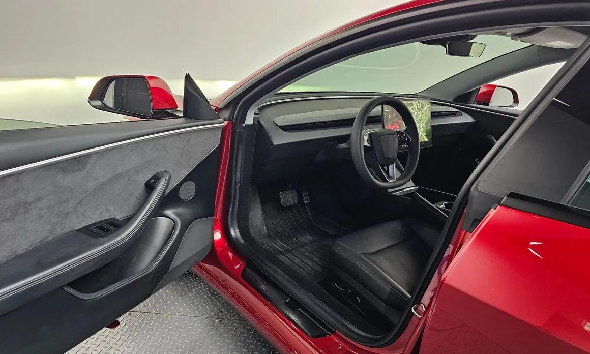 Tesla Model 3 — фото 7