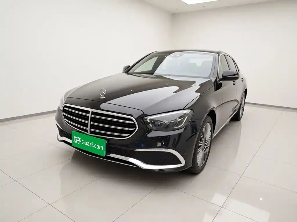 Mercedes-Benz E-Class — фото 1