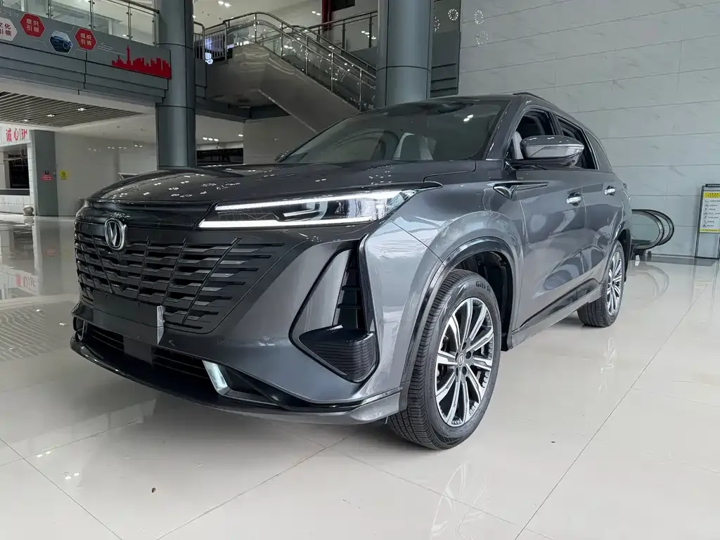 Changan CS75PLUS — фото 1