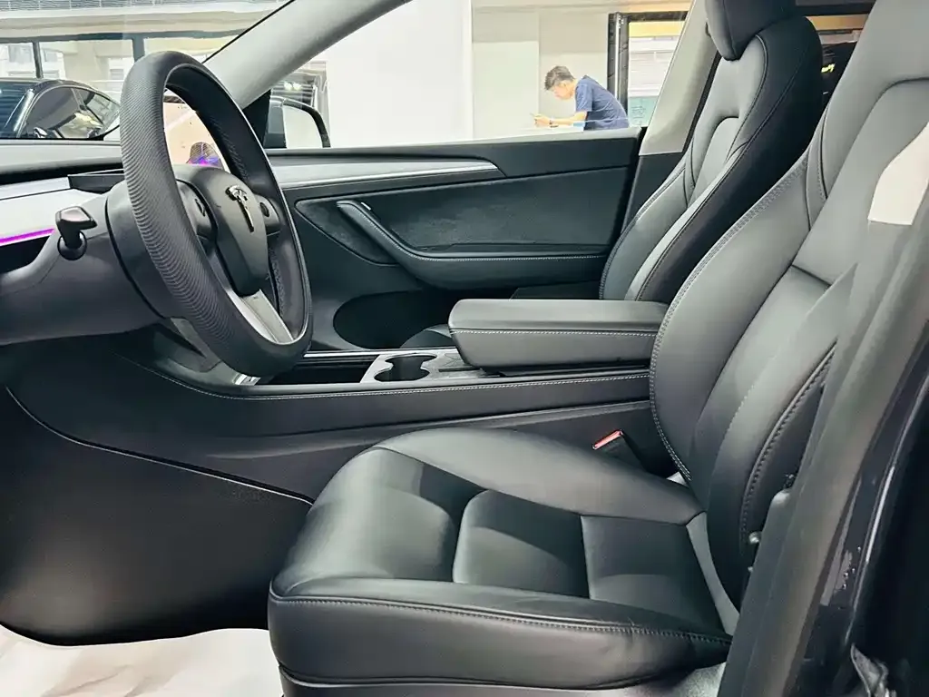 Tesla Model Y — фото 5