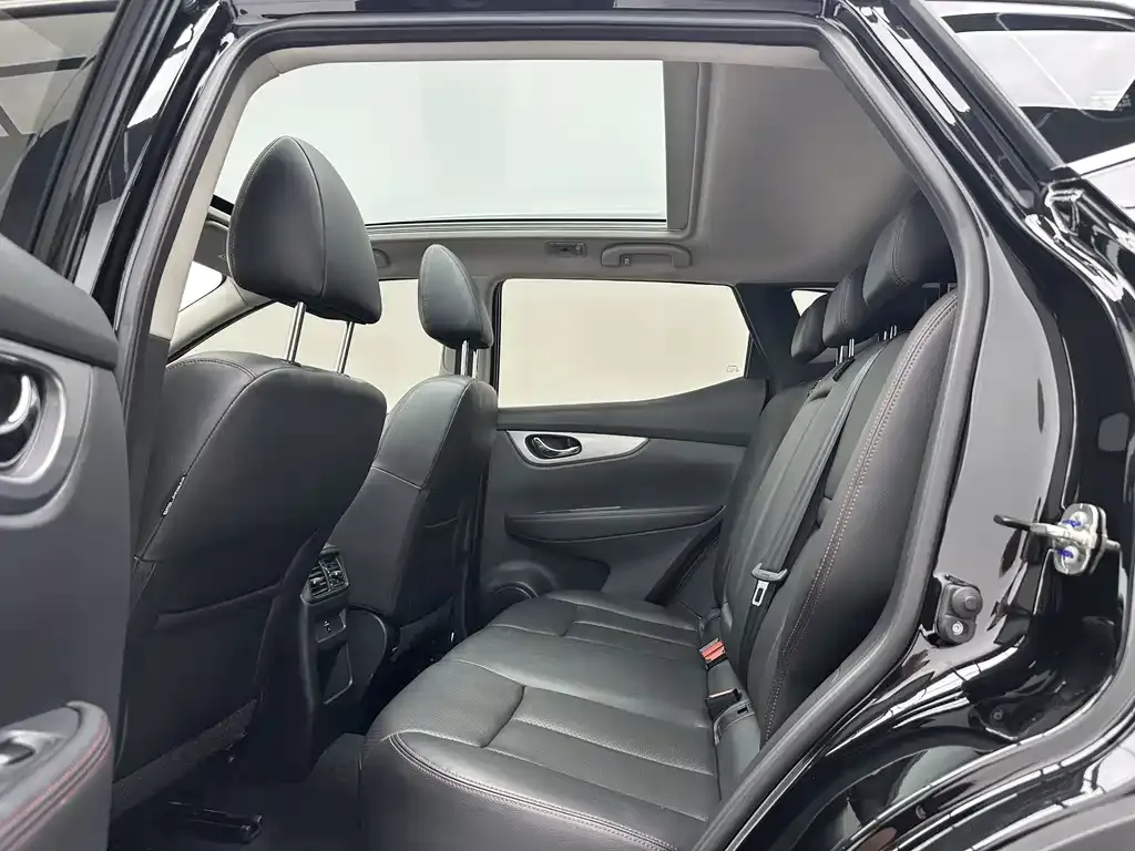 Nissan Qashqai — фото 9