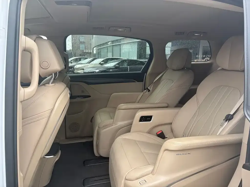 Buick GL8 Hybrid — фото 2