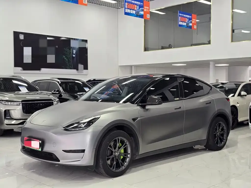 Tesla Model Y — фото 1