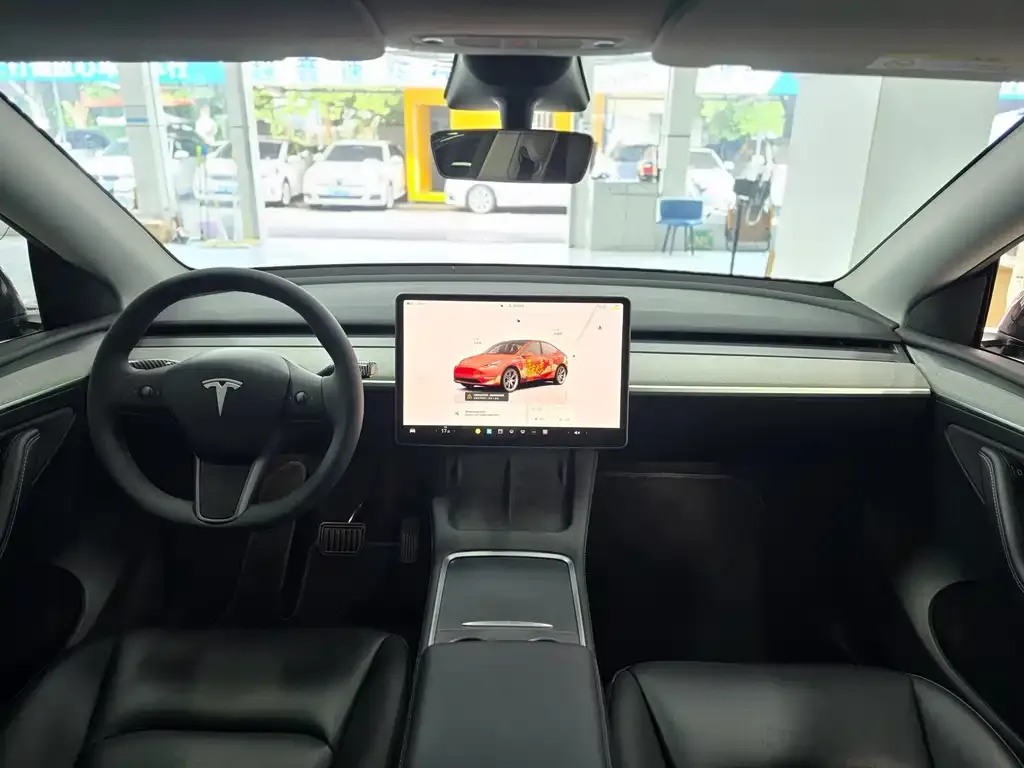 Tesla Model Y — фото 7