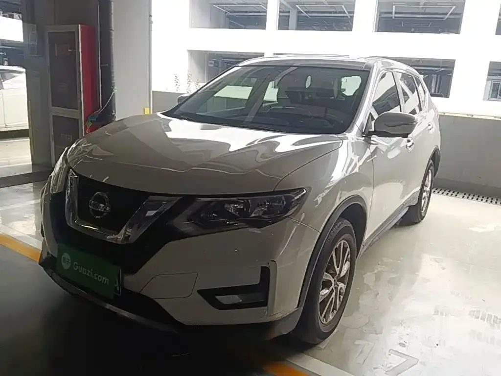Nissan X-Trail — фото 1