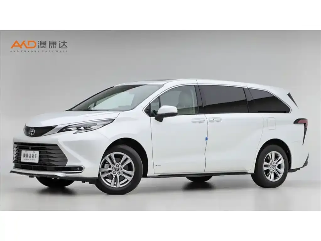 Toyota Sienna — фото 1