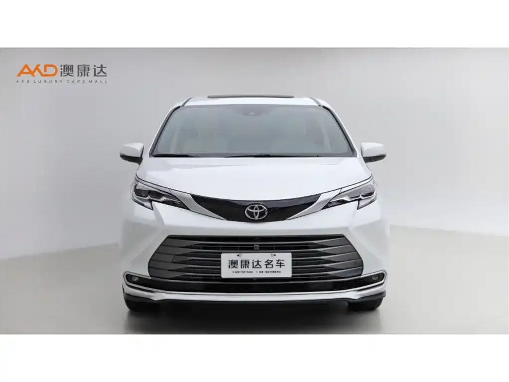 Toyota Sienna — фото 2