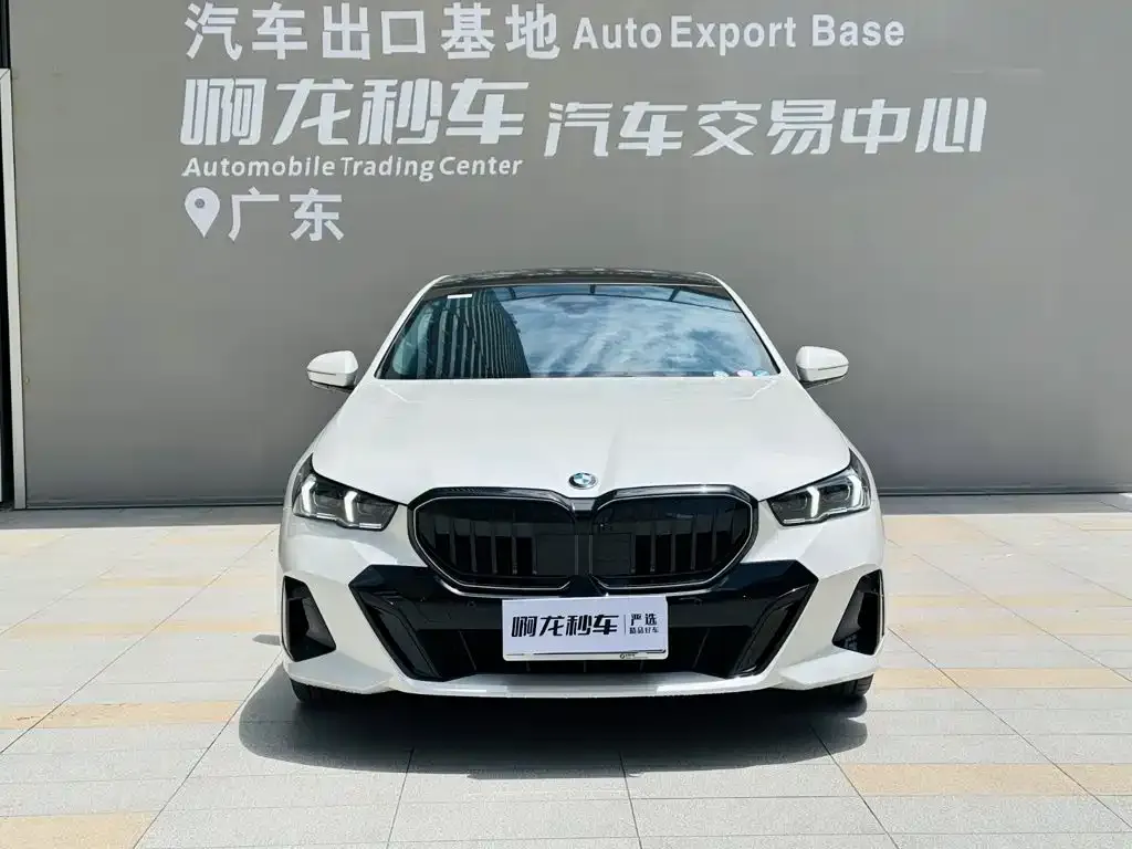 BMW 5 Series — фото 4