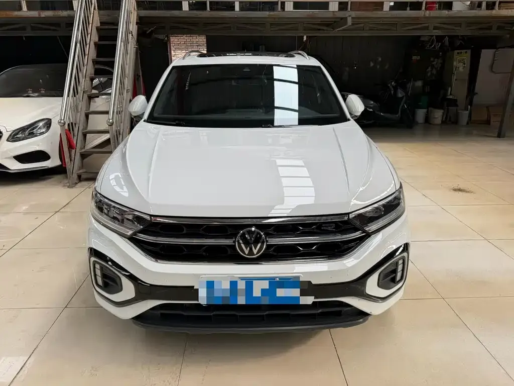 Volkswagen T-Roc — фото 10
