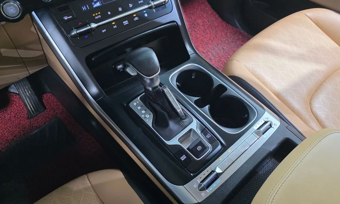 Kia Carnival — фото 10