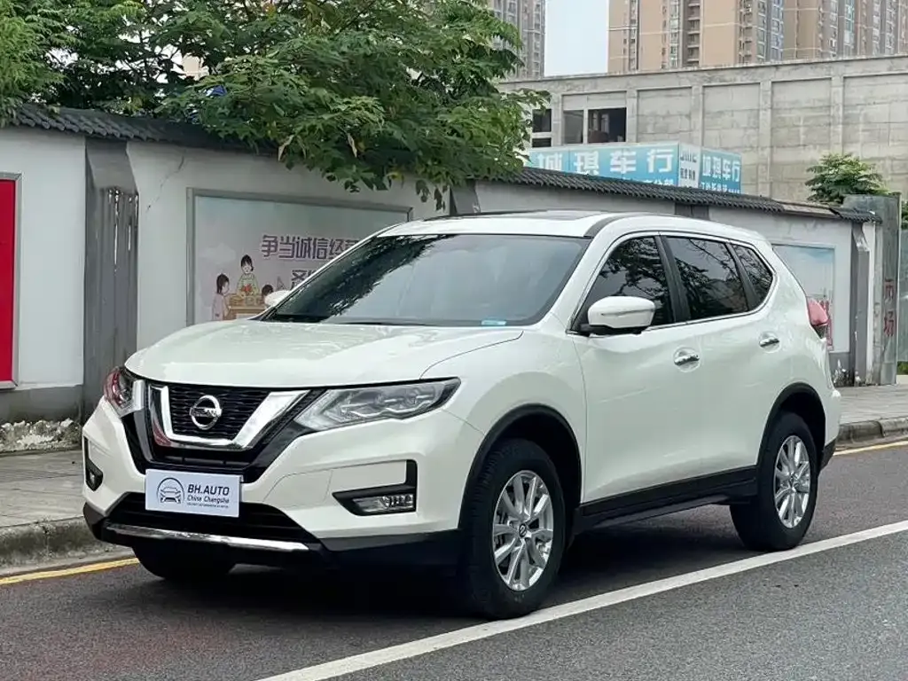 Nissan X-Trail — фото 1