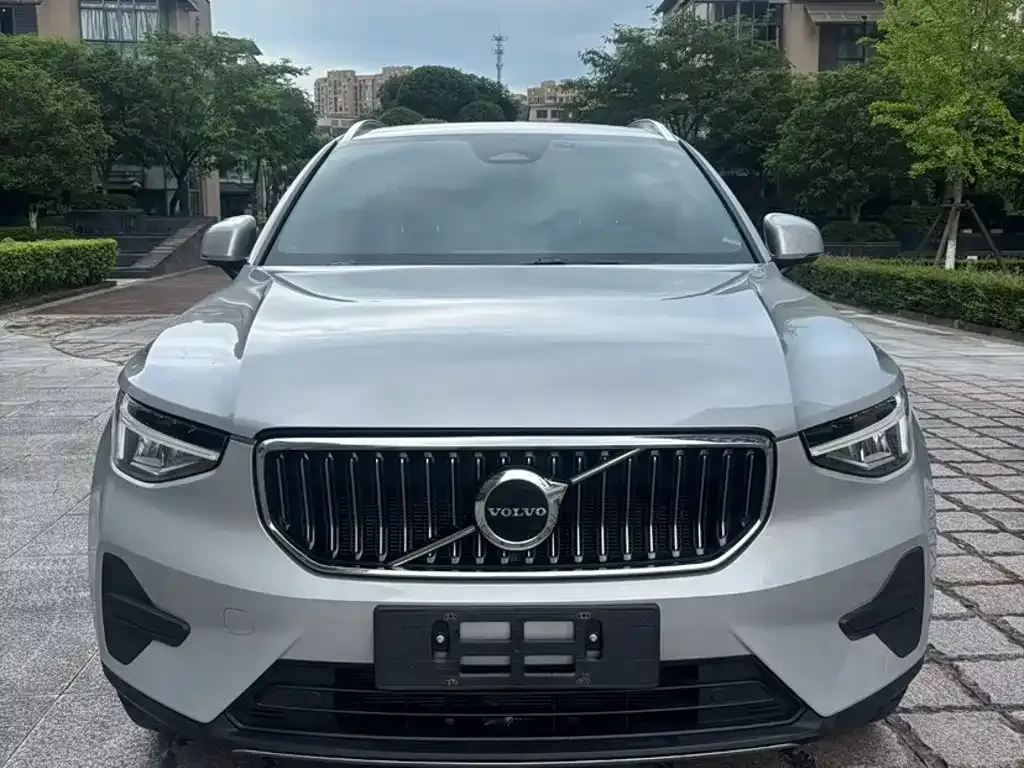 Volvo XC40 — фото 6