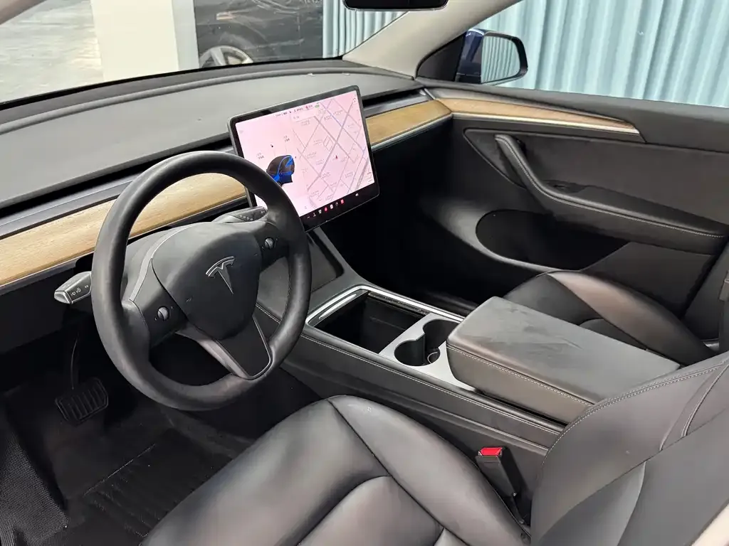 Tesla Model Y — фото 2