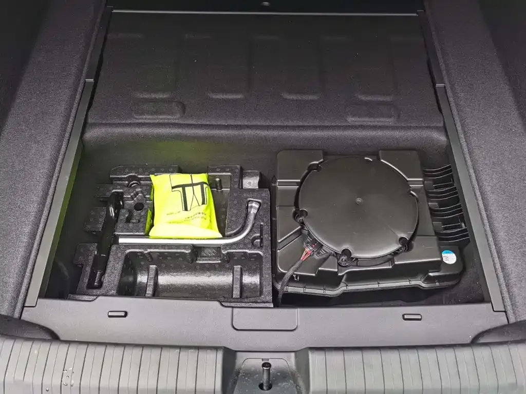 Audi 奥迪A6L e-tron — фото 10