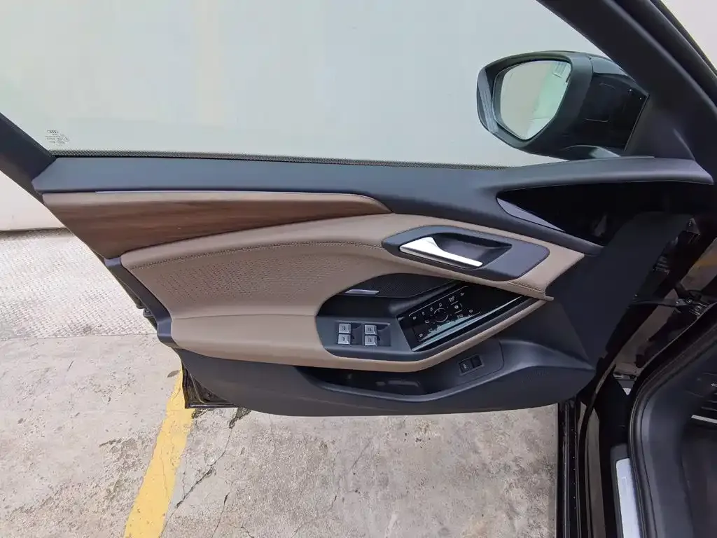 Audi 奥迪A6L e-tron — фото 9