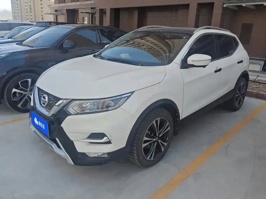 Nissan Qashqai — фото 1