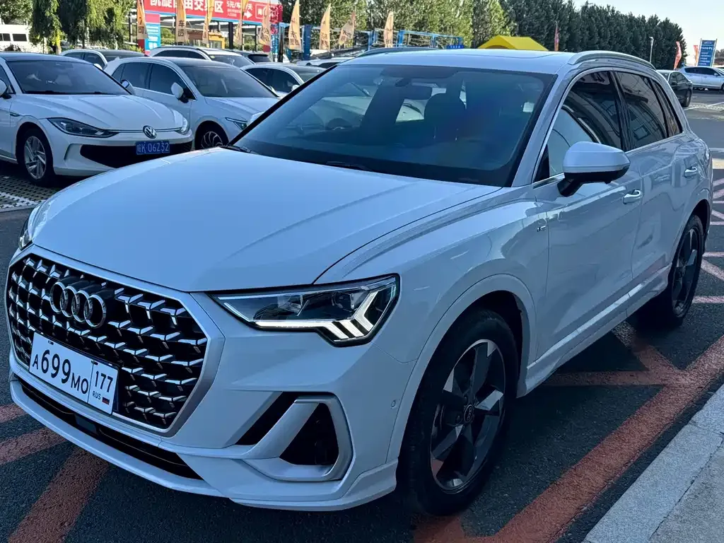 Audi Q3 — фото 1